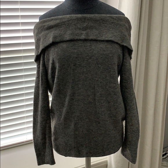 Abercrombie & Fitch Sweaters - Abercrombie Off The Shoulder Sweater